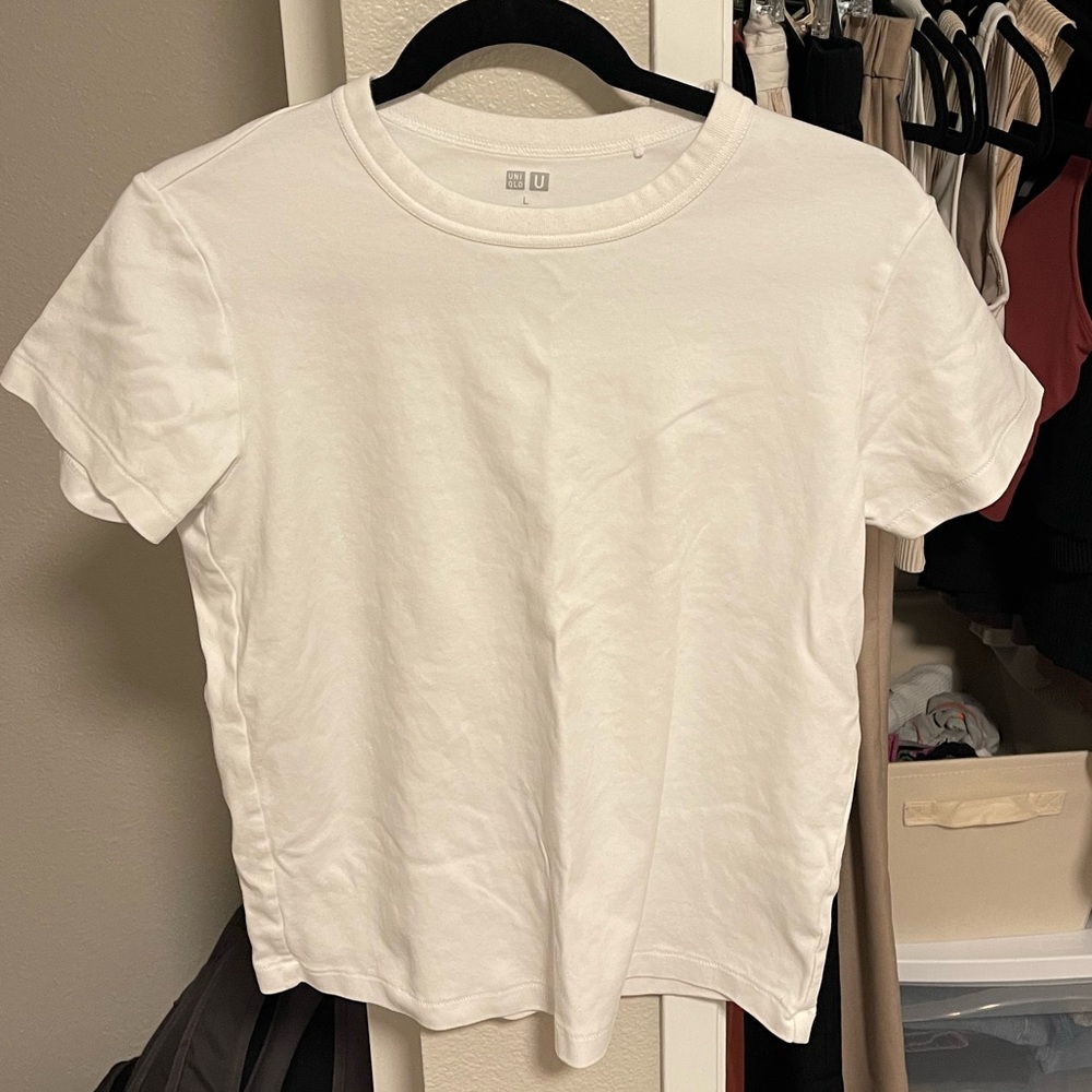 Uniqlo Women’s White Tee